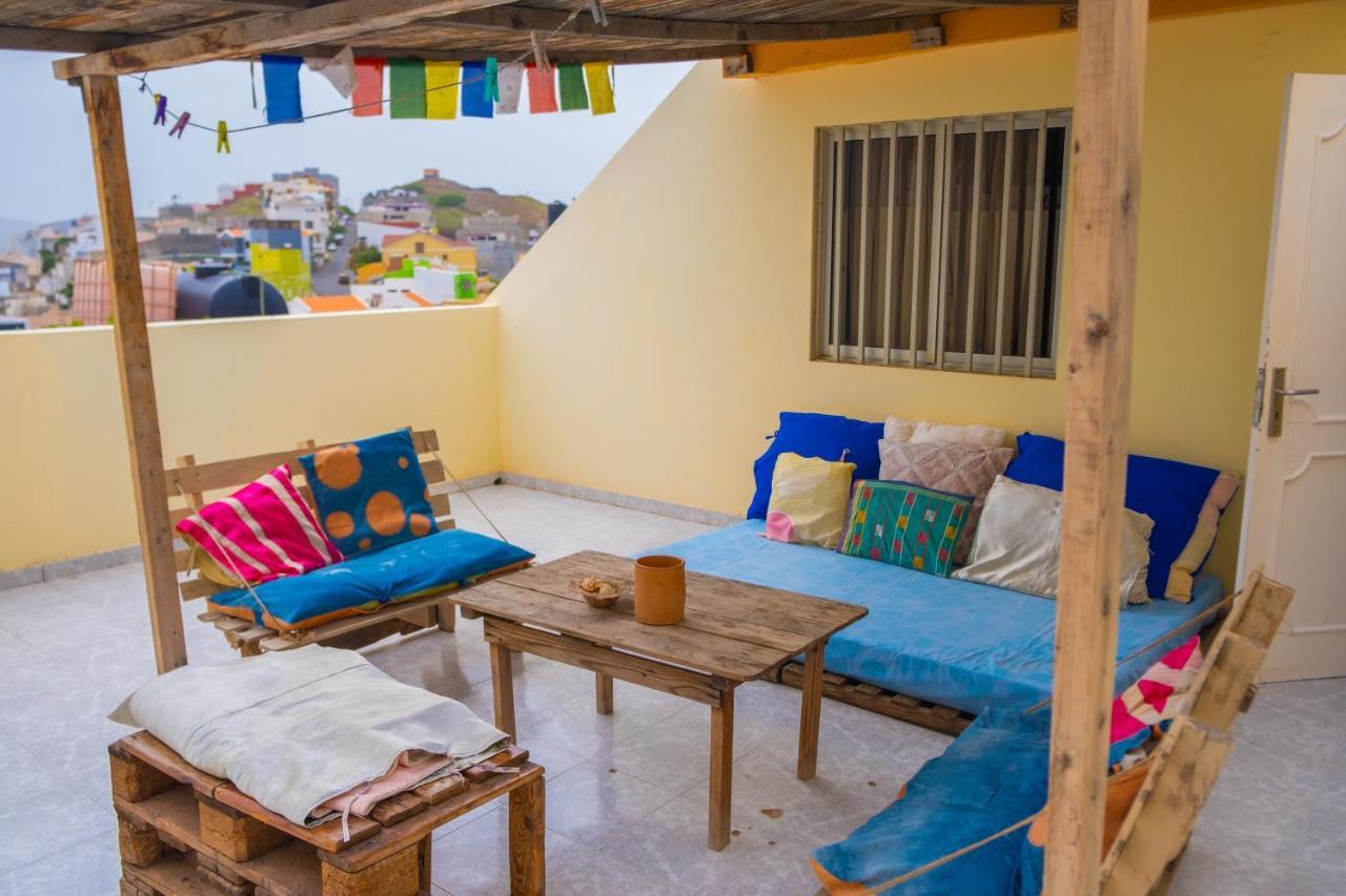 Simabo'S Backpackers' Hostel Mindelo Eksteriør billede