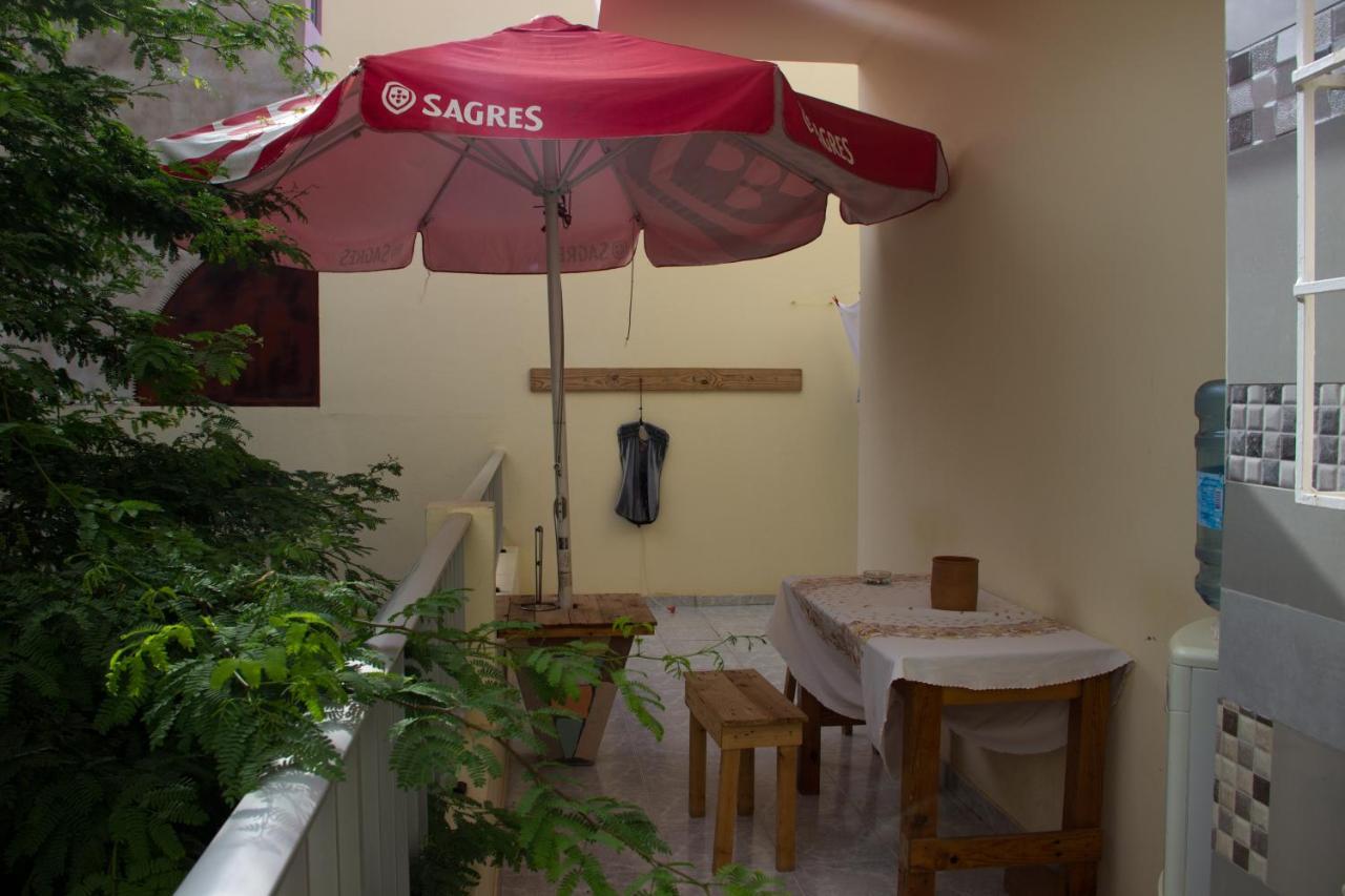 Simabo'S Backpackers' Hostel Mindelo Eksteriør billede